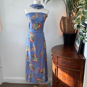 Chic Strapless Floral Dress in Blue